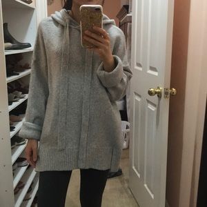 Oversized knit sweater w hood
